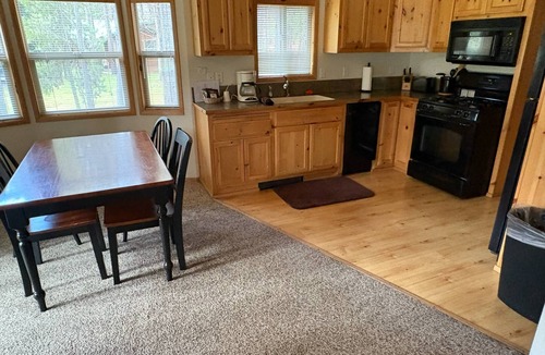Crescent Cabin | Cascade Fiesta Chalet, Pet Friendly 3 - 511