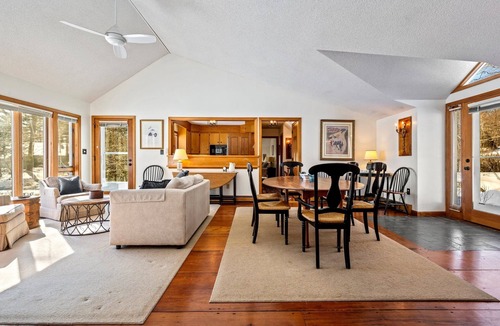 Falmouth Foreside House | Casco Bay Classic - Oceanfront, 10MinsToPortland, Private Beach, Seaside Firepit