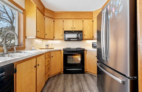 Falmouth Foreside House | Casco Bay Classic - Oceanfront, 10MinsToPortland, Private Beach, Seaside Firepit