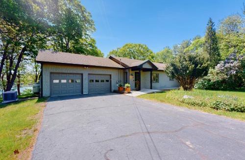 Harpswell House | Casco Breeze