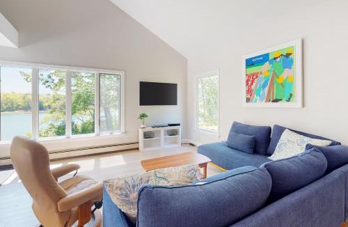 Harpswell House | Casco Breeze