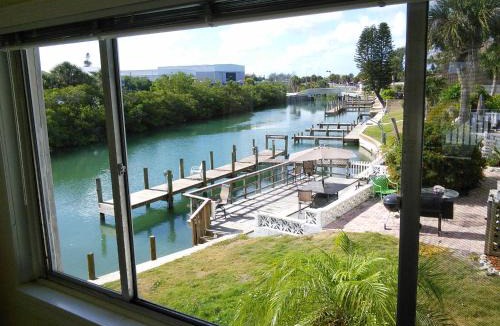 Nokomis Villa | Casey Key 2-Bedroom Bay View