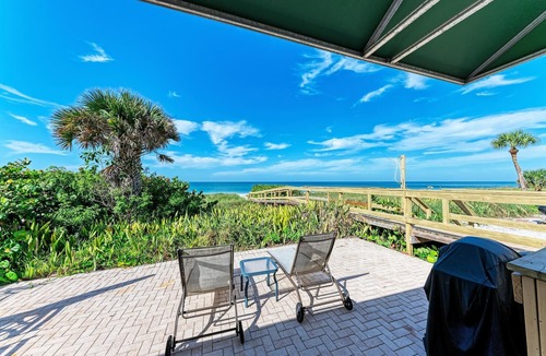 Nokomis Cottage | Casey Key Beachfront Escape: Charming 1BR Cottage