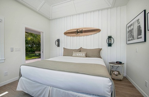 Nokomis Hotel | Casey Key Resorts - Beachfront