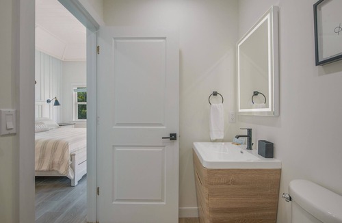 Nokomis Hotel | Casey Key Resorts - Beachfront