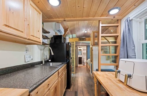 Cullowhee House | Casey Paradise Tiny Home Mountain Retreat near WCU