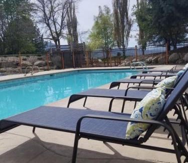 Twisp Hotel | Casia Lodge and Ranch