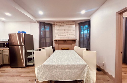 Downtown Niagara Falls Apartment | Casino Close Comfort walk to the falls 6-bedroom sleeps 12 with AC and WiFi USA