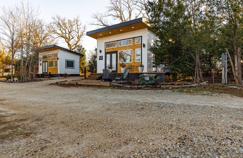 Athens House | Casita 2 · Restful Studio style Casita in nature’s escape. C2