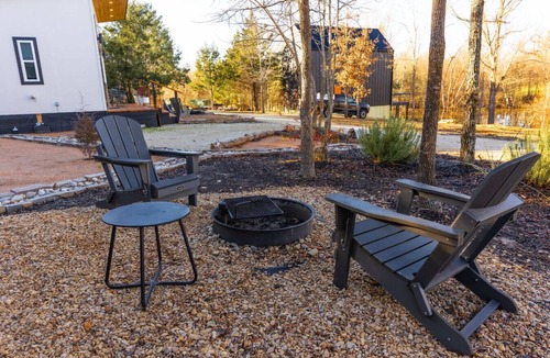 Athens House | Casita 4 · Whimsical cozy tiny home in nature near water