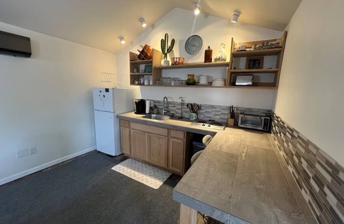 University Heights Apartment | Casita Azul – Cozy Studio Near UNM & Nob Hill