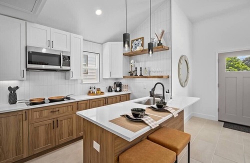 Lawndale/ Wayside Apartment | Casita Blanca In East End near UH and downtown