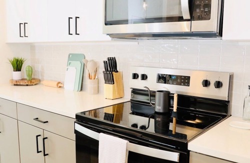 Milwood House | Casita Cactus | near Domain & Q2 | WiFi + Gym