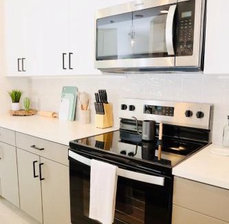 McNeil Apartment | Casita Cactus - Quick to Q2 & Domain - WiFi plus Pool
