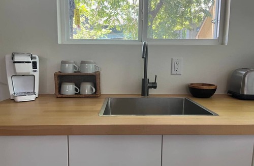 Govalle Apartment | Casita Calma. Walk to Coffee & Tacos & Explore ATX