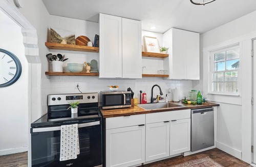 Sayles Blvd. Area Cottage | Casita Escondida - Your Hidden Refuge in Abilene