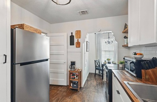 Sayles Blvd. Area Cottage | Casita Escondida - Your Hidden Refuge in Abilene
