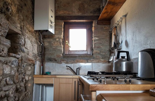 Costa Dorada Cottage | Casita Joya, A traditional Spanish casita with pool