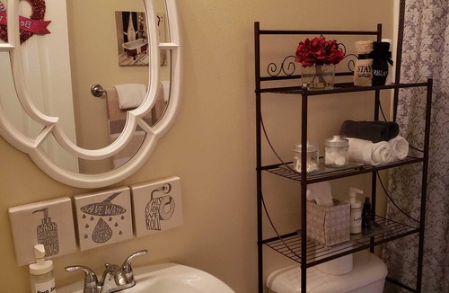 Sun City House | Casita MenifeenCozy and private 1 bedroom Casita, couple or solo traveler