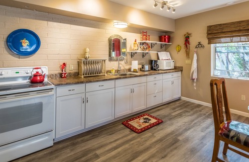 Tanque Verde House | "CASITA NARANJA" GUEST HOUSE NESTLED IN LUSH DESERT OF NE TUCSON FOOTHILLS