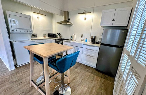 Taylor House | Casita Nueces in Taylor TX