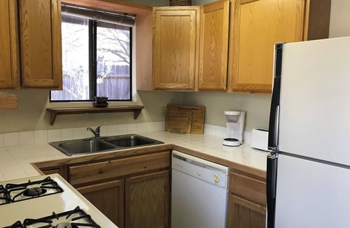 Tanque Verde Cabin | CASITA ON 10.5 ACRE GUEST RANCH! Sleeps 4! Pool! Full kitchen Private Yard, BBQ!
