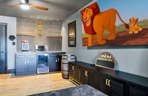 Tool House | Casita on the Cove with Bunkhouse, Cinema Room and Hot Tub