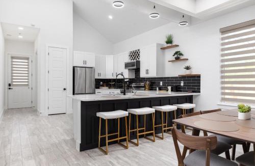 San Antonio House | Casita Tejas! Dowtown, The Pearl, Frost Center
