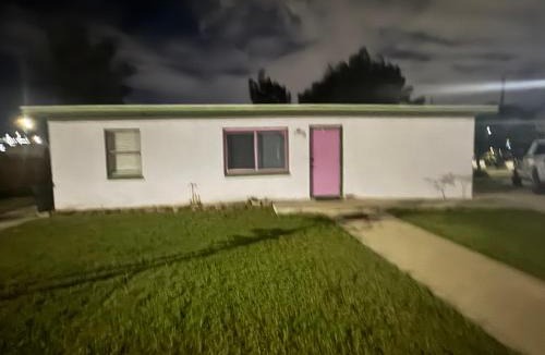 Pinellas Park Hostel | Casita Zen