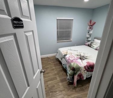 Pinellas Park Hostel | Casita Zen