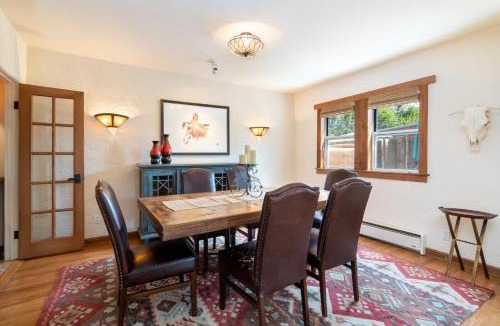 South Capitol House | Casita Zorro