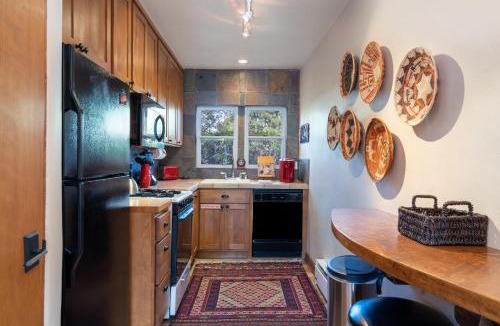 South Capitol House | Casita Zorro