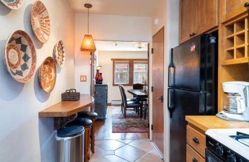 South Capitol House | Casita Zorro