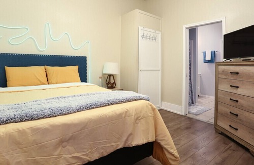 Five Points Apartment | Casitas De San Pedro| RiverWalk| Free Parking