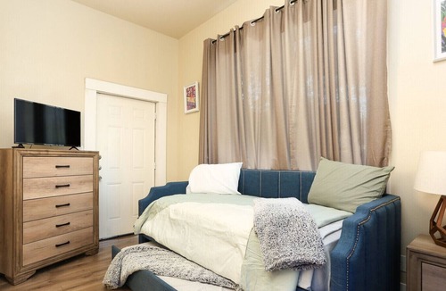 Five Points Apartment | Casitas De San Pedro| RiverWalk| Free Parking