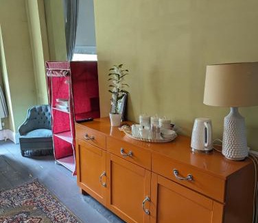 Ealing House | Caspian Hotel