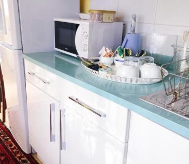 Ealing House | Caspian Hotel