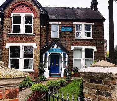 Ealing House | Caspian Hotel