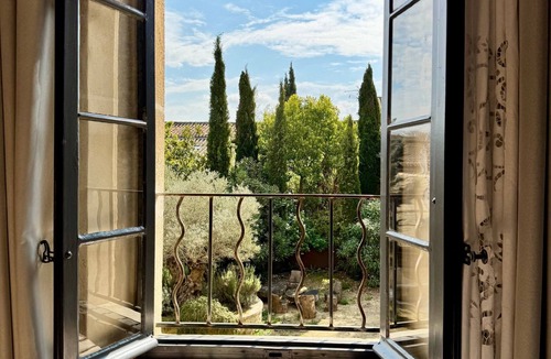 Lieuran-les-Beziers House | Cassandre Room with Shared Pool, Garden, Wi-Fi, and Breakfast Included
