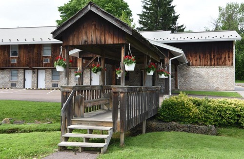 Grantsville Hotel | Casselman Inn