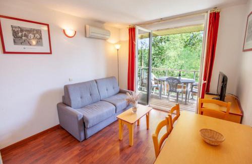 Cassen House | Cassen Holiday House with Pool