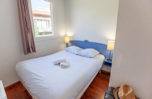 Cassen House | Cassen Holiday House with Pool