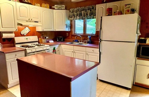 Town of Macomb Cabin | Cassetta's View - Hickory Lake N.Y.