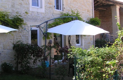 Duil-sur-le-Mignon House | Cassiopeia - Les Constellations