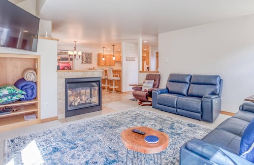 Shorepine Village House | Castawaves