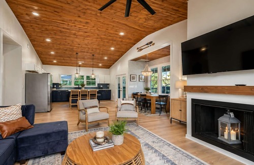 Shenandoah House | Castaway Cottage | Riverfront Shenandoah Views & Fire Pit