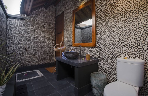 Mushroom Bay Hotel | Castaway Resort