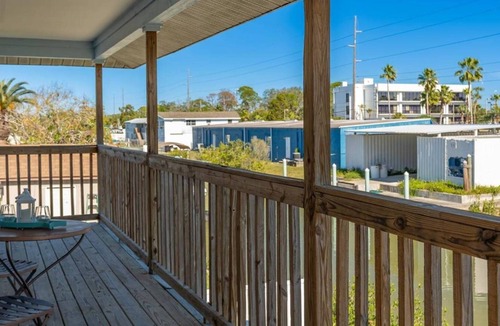 Hudson Beach Estates House | Castaway to the Gulf