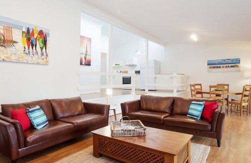 Soldiers Point House | Castaways, 36 Cromarty Road - Beachfront house