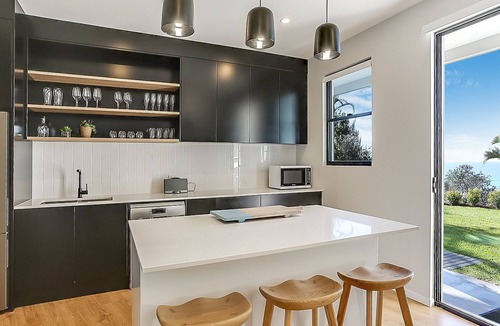 Castaways Beach House | Castaways Beach Escape - 6 Bedroom